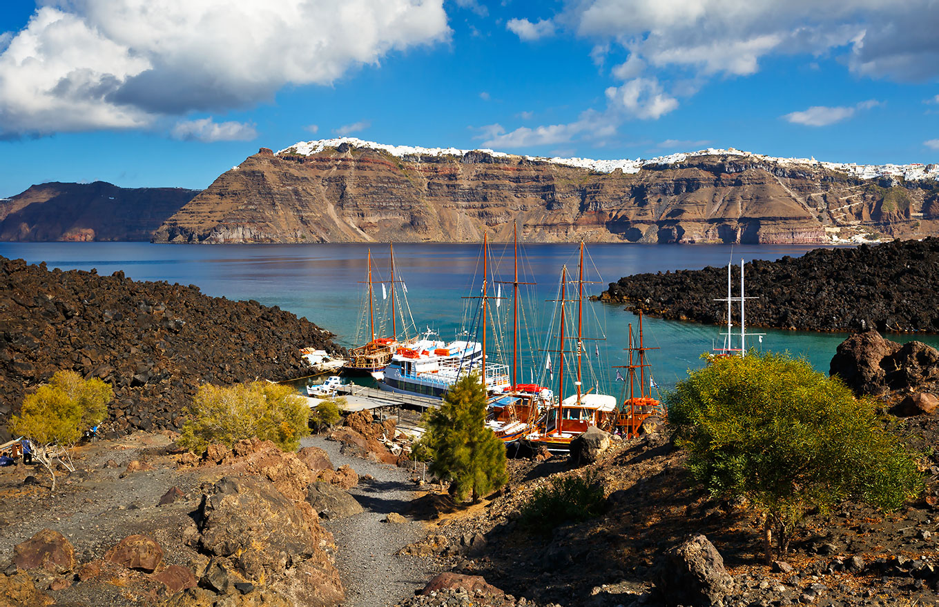 Palea Kameni - SantiMaris Boat Hire in Santorini Greece